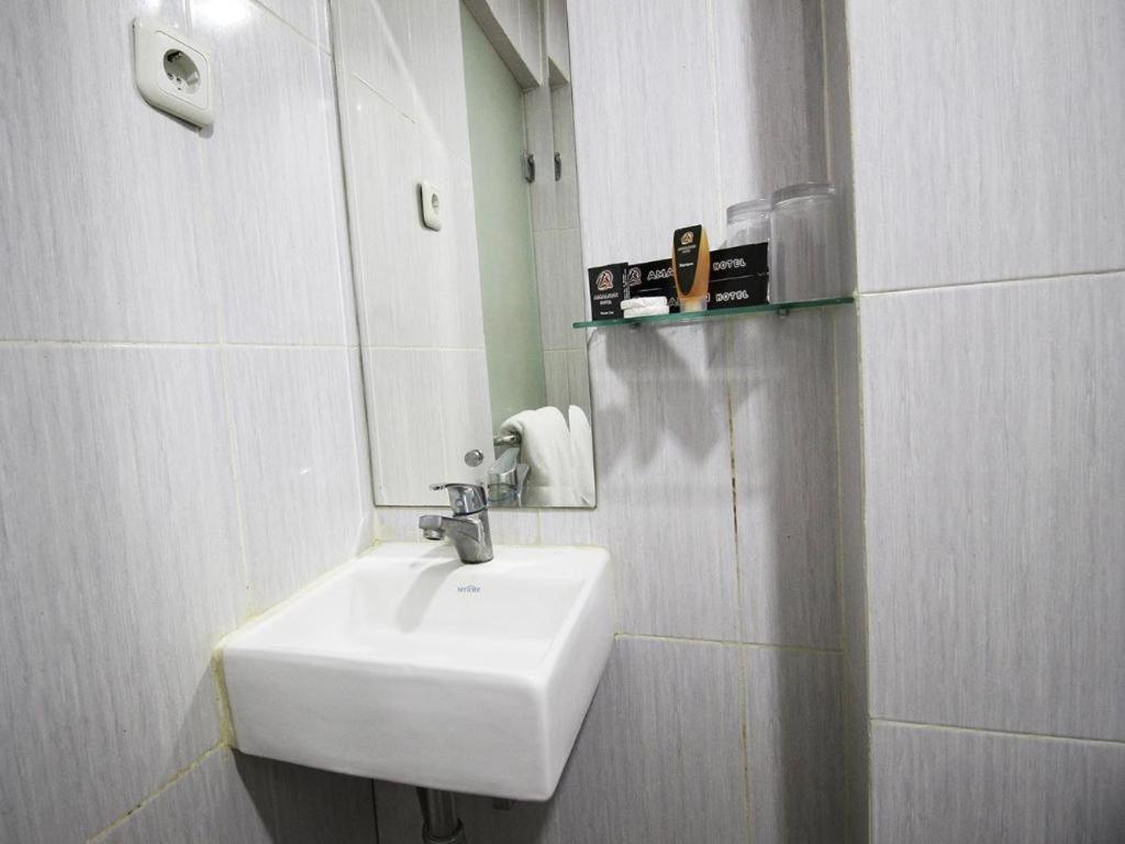 Amaliun Hotel Medan Exterior photo