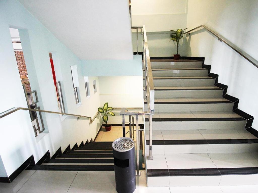 Amaliun Hotel Medan Exterior photo