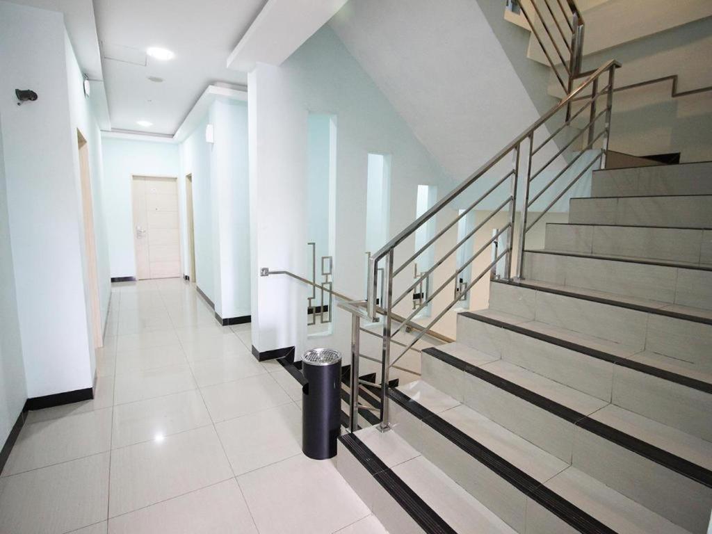 Amaliun Hotel Medan Exterior photo