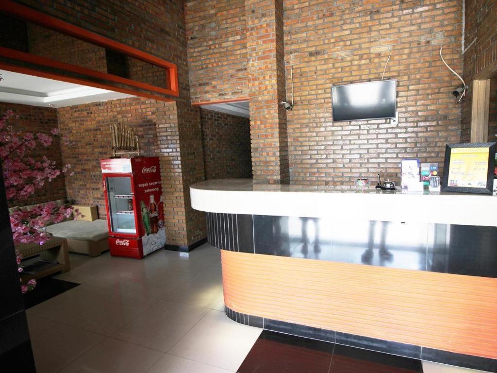 Amaliun Hotel Medan Exterior photo