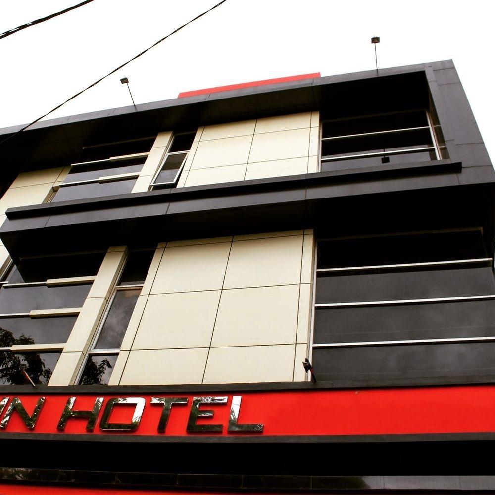 Amaliun Hotel Medan Exterior photo