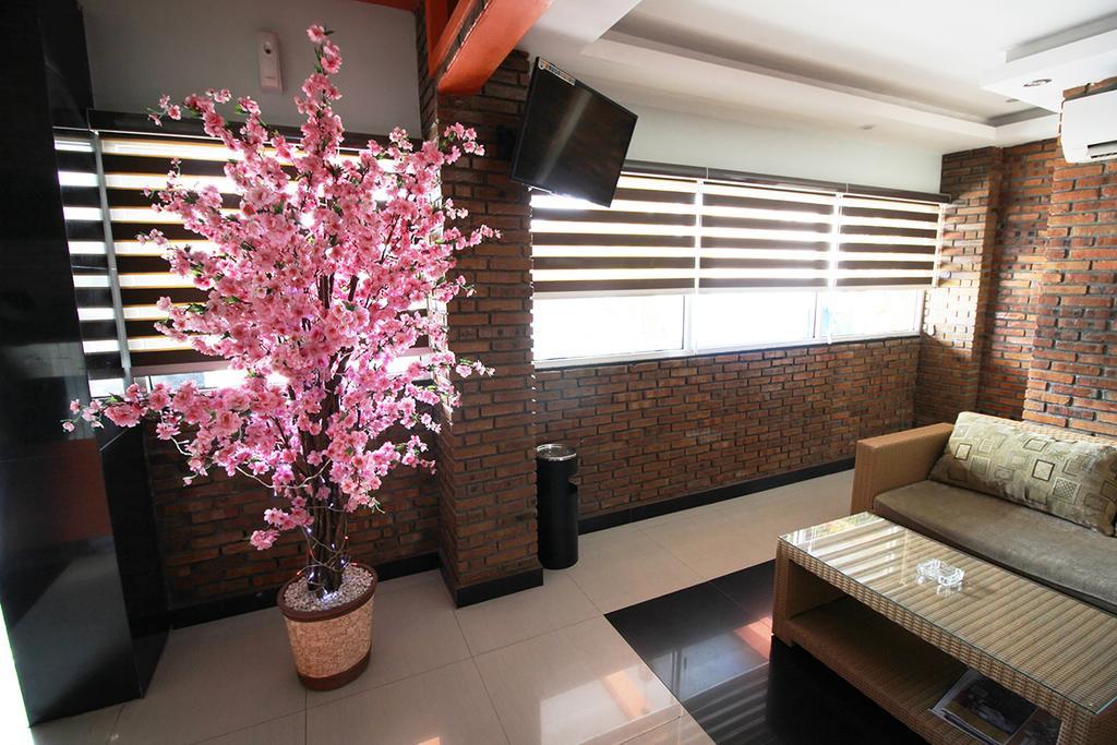 Amaliun Hotel Medan Exterior photo