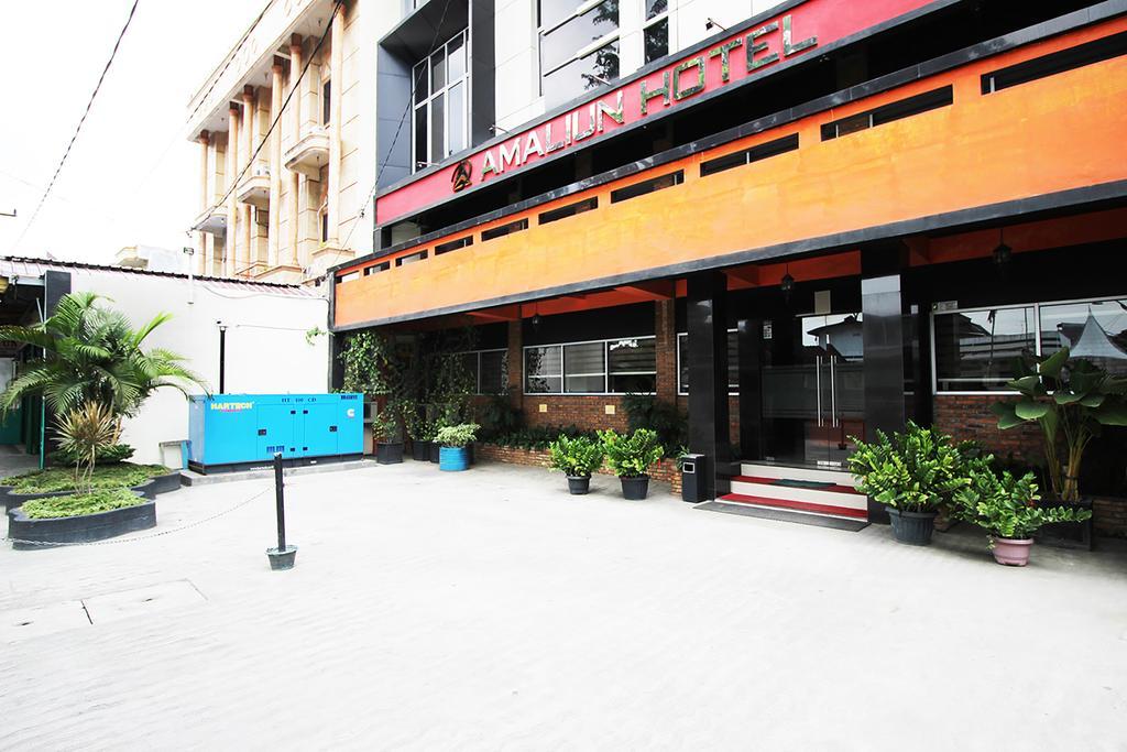 Amaliun Hotel Medan Exterior photo