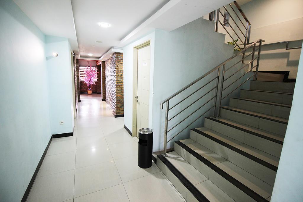Amaliun Hotel Medan Exterior photo